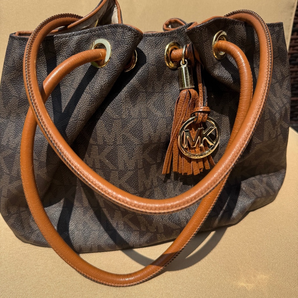 Micheal Kors tote bag